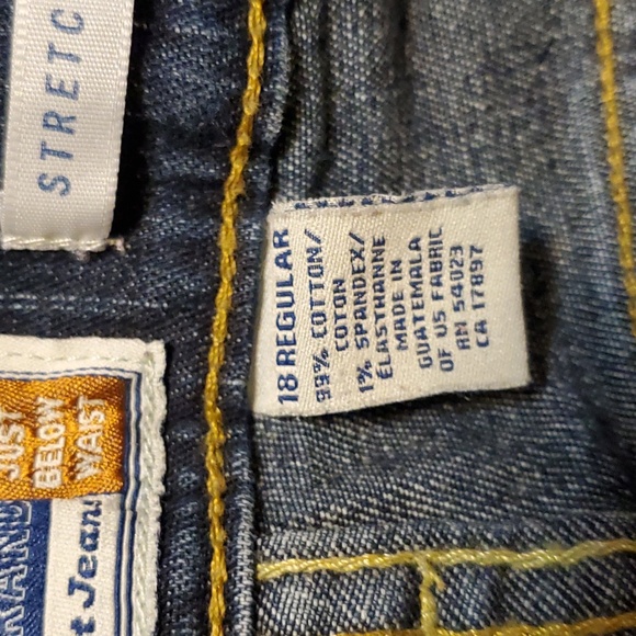 Old Navy Women’s Just Below Waist Stretch Bootcut Jeans - Picture 8 of 8